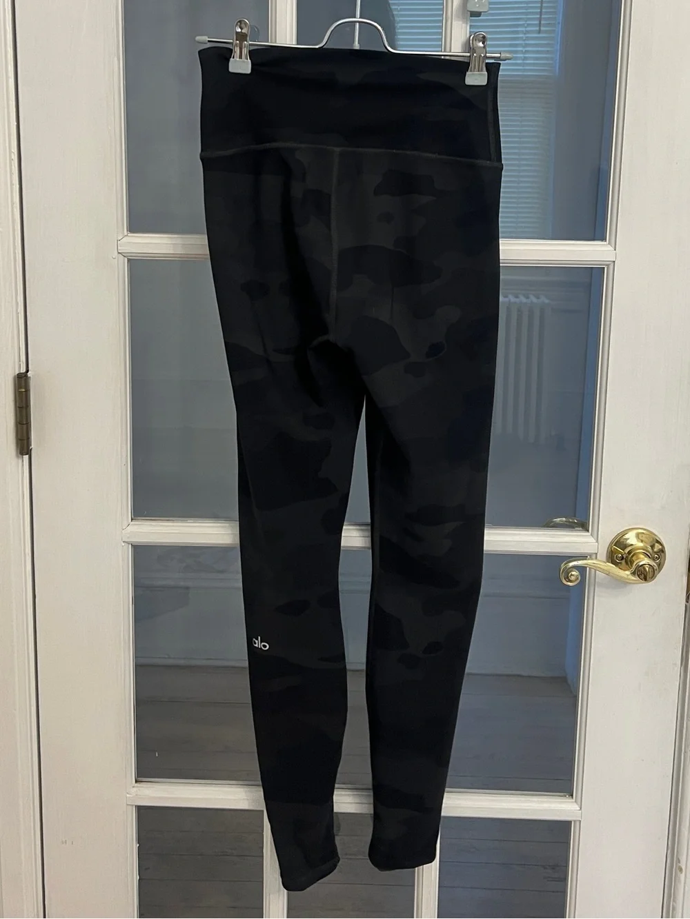 ALO YOGA Women’s Black Camo Print Full Length Active Leggings Size S